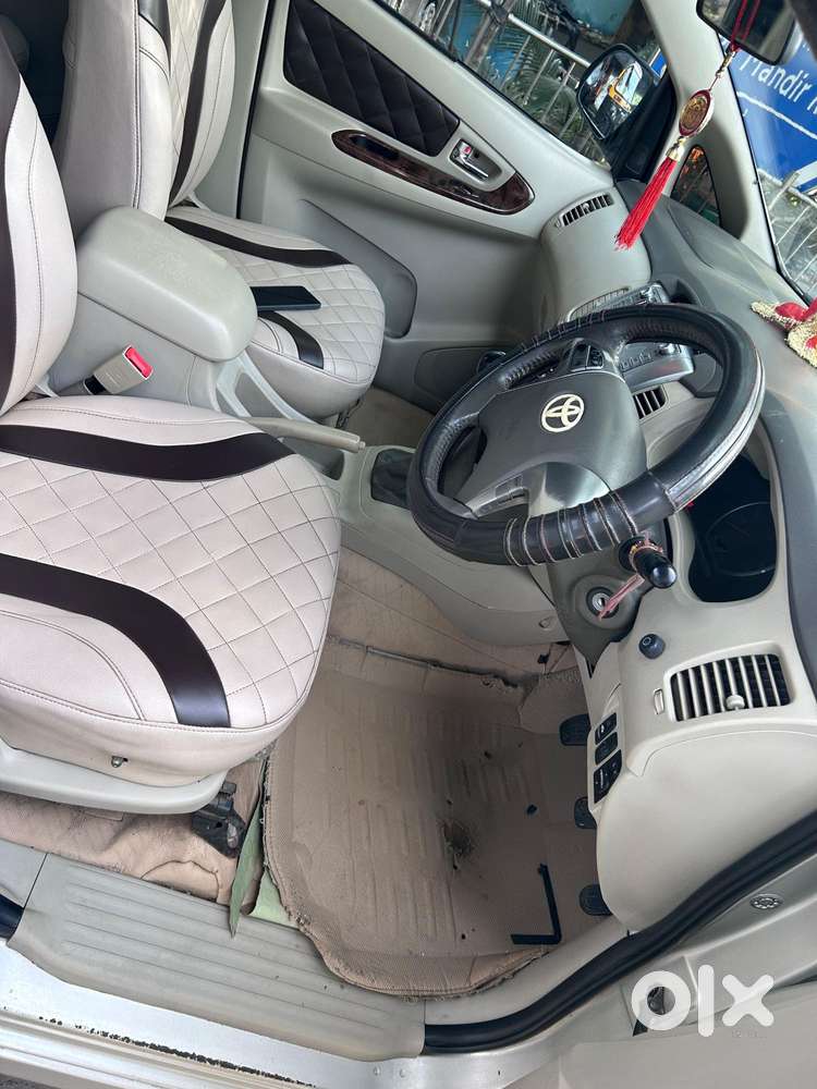 Toyota Innova 2.5 V 8 Str, 2013, Diesel
