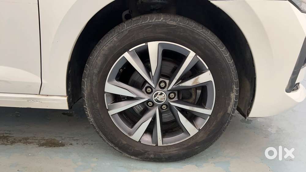 Skoda Slavia Style 1.0l Tsi At, 2022, Petrol