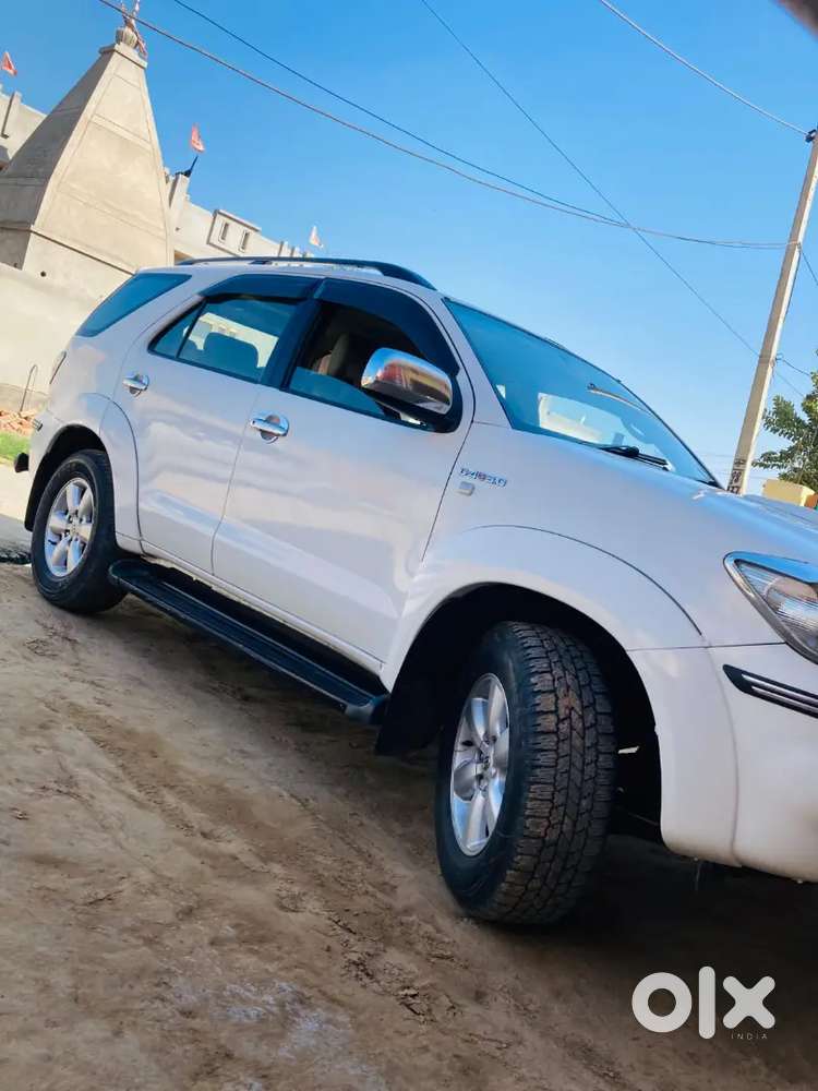Toyota Fortuner 2011 Diesel 170000 Km Driven