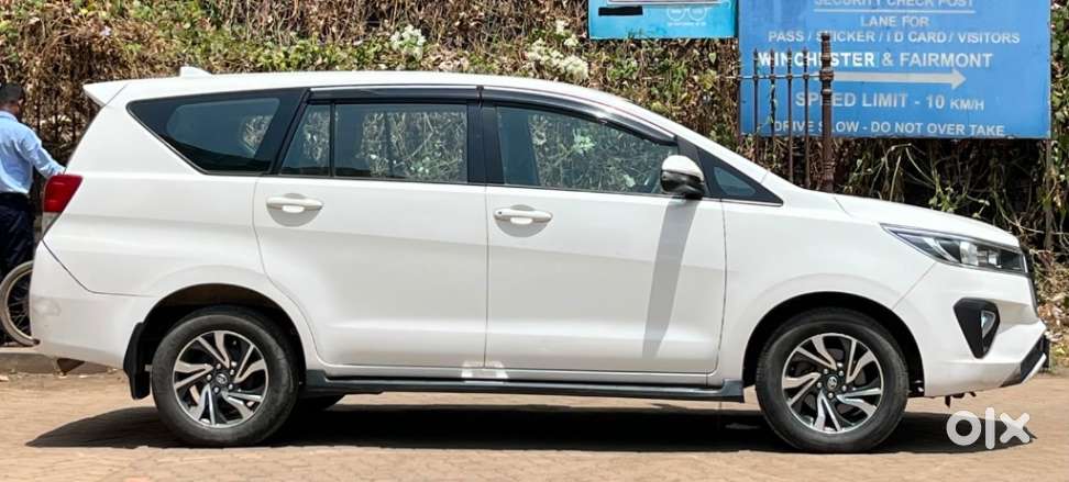 Toyota Innova Crysta 2.4 G Mt, 2022, Diesel