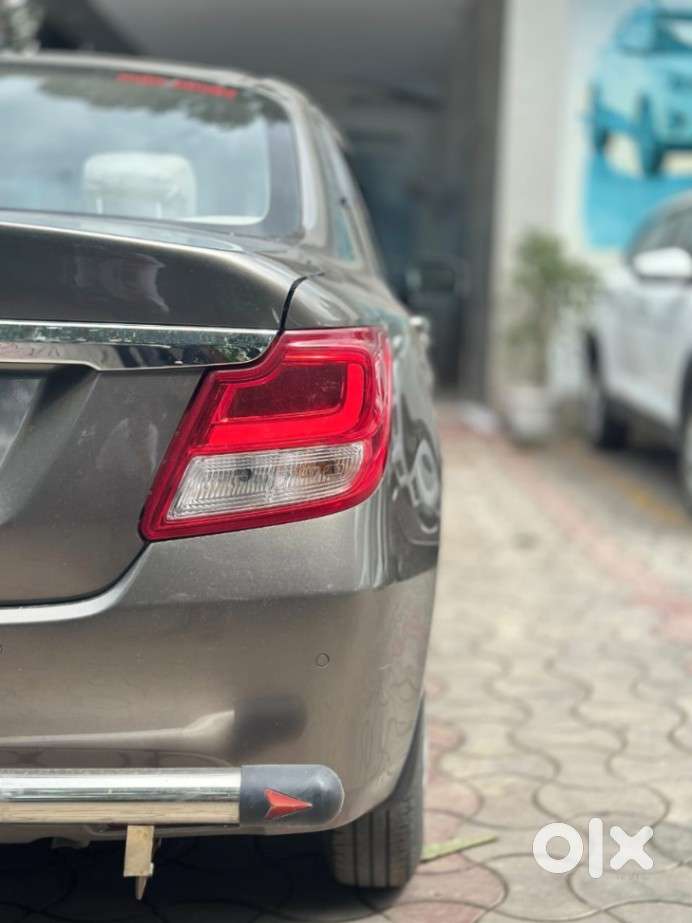 Maruti Suzuki Dzire 1.2 Vxi, 2023, Petrol