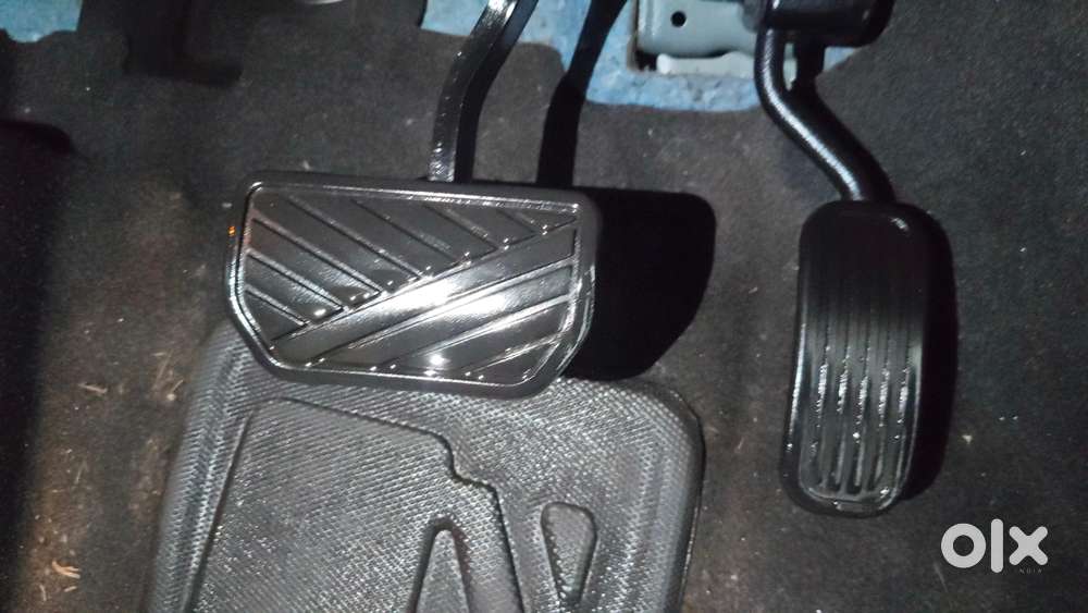 Maruti Suzuki Grand Vitara 1.5 Alpha Plus Intelligent Hybrid Ecvt, 2..