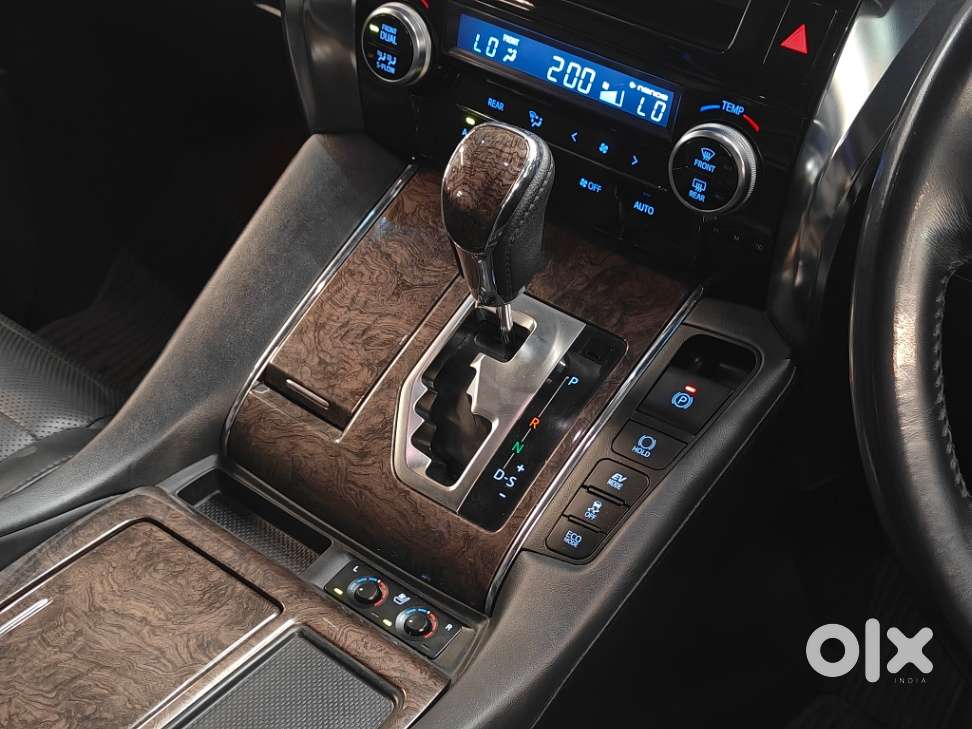 Toyota Vellfire Vip – Executive Lounge, 2022, Petrol
