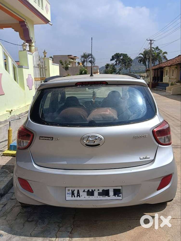 Hyundai Grand I10 Sportz (2015) Silver  Low 64.5k Kms  Active Insura