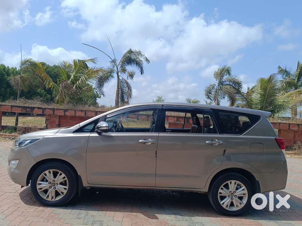 Toyota Innova Crysta 2.8z Automatic, 2016, Diesel