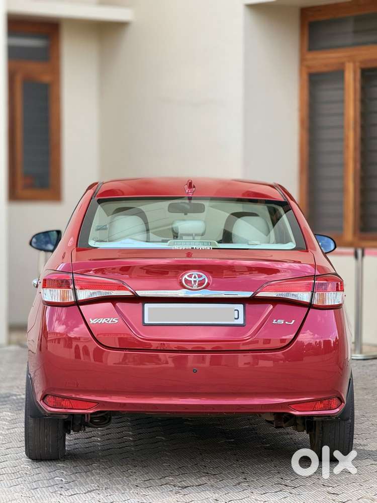 Toyota Yaris J Cvt, 2018, Petrol