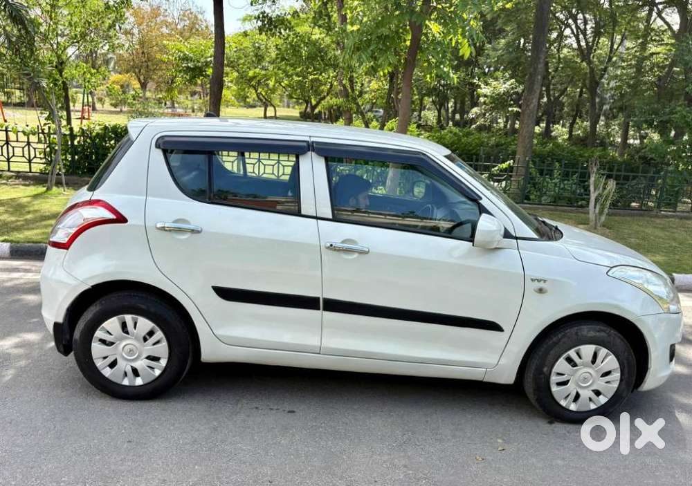 Maruti Suzuki Swift Lxi Option, 2011, Petrol