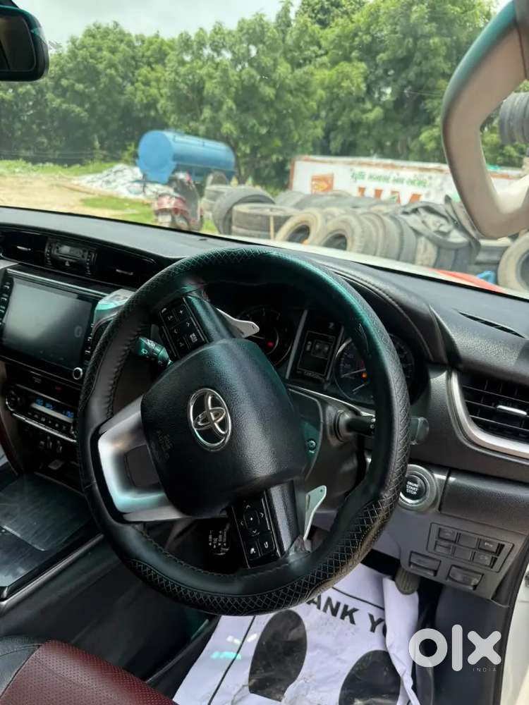Toyota Fortuner Legender 2023