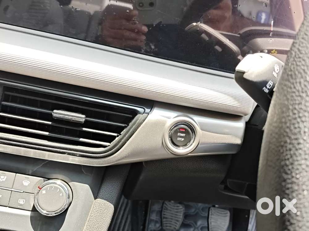 Mahindra Xuv700 2.2 Ax 5 Diesel At 7 Str, 2024, Diesel