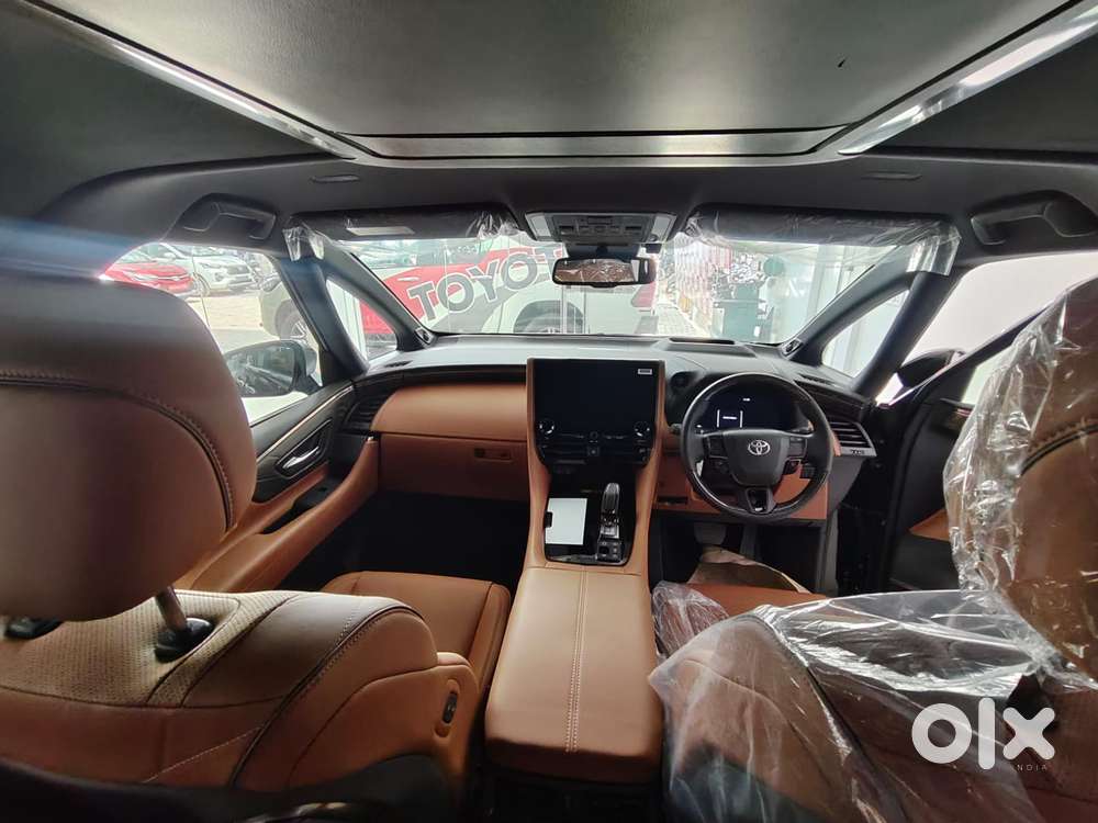 Toyota Vellfire Vip – Executive Lounge, 2025, Petrol