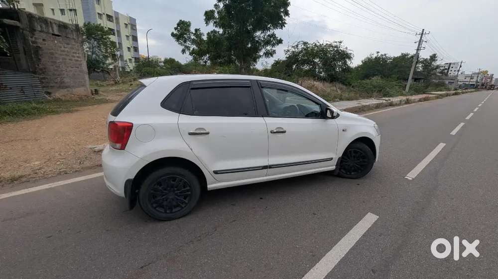 Volkswagen Polo Petrol Manual 2011