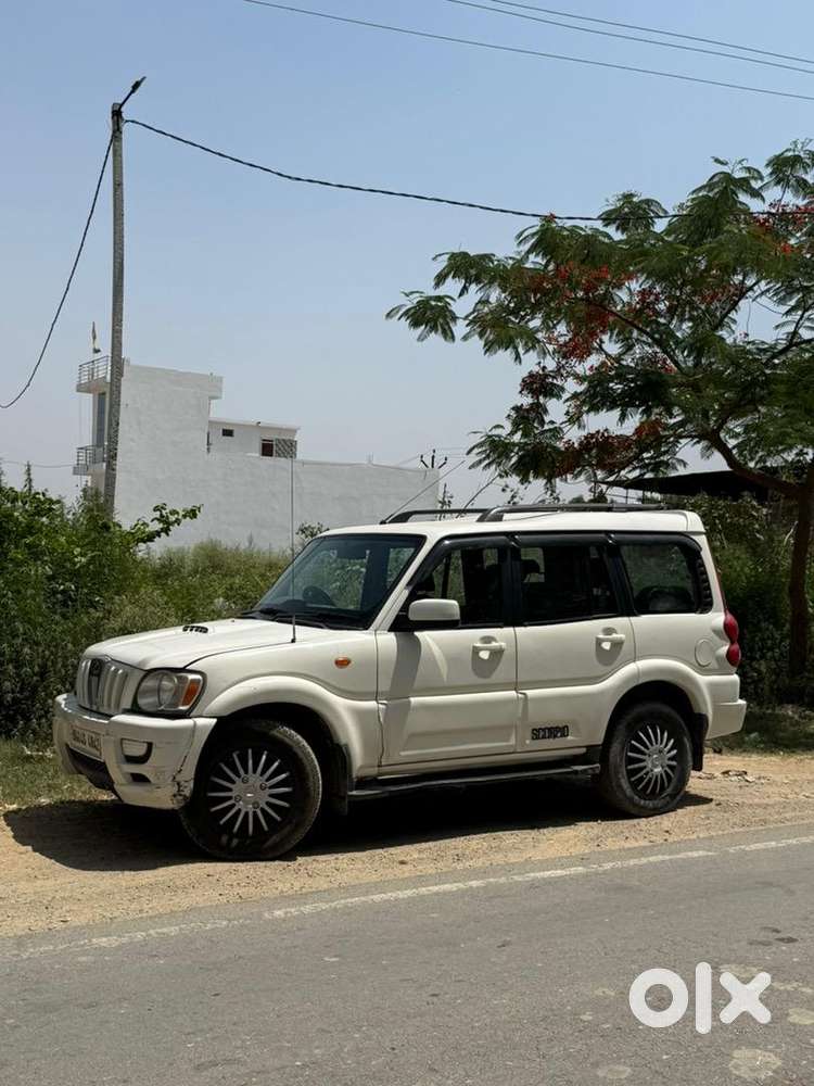 Scorpio Dec 2014  Diesel   1st Owner