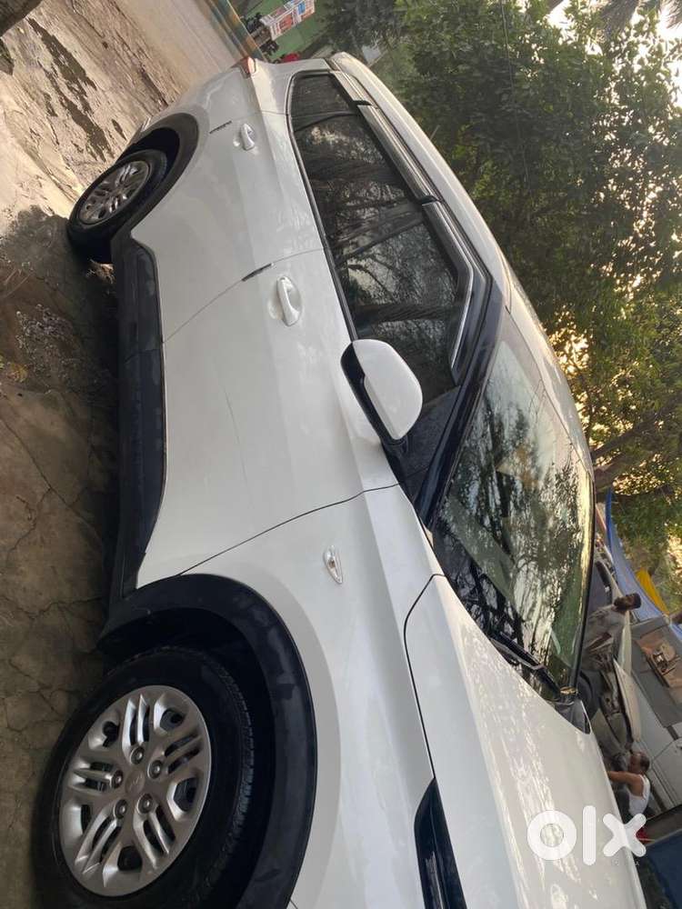 Kia Carens 2023 Petrol Well Maintained