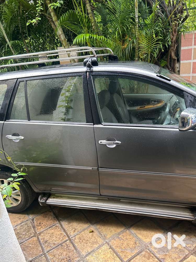 Toyota Innova 2.5 V 8 Seater Accident Free Single Owner