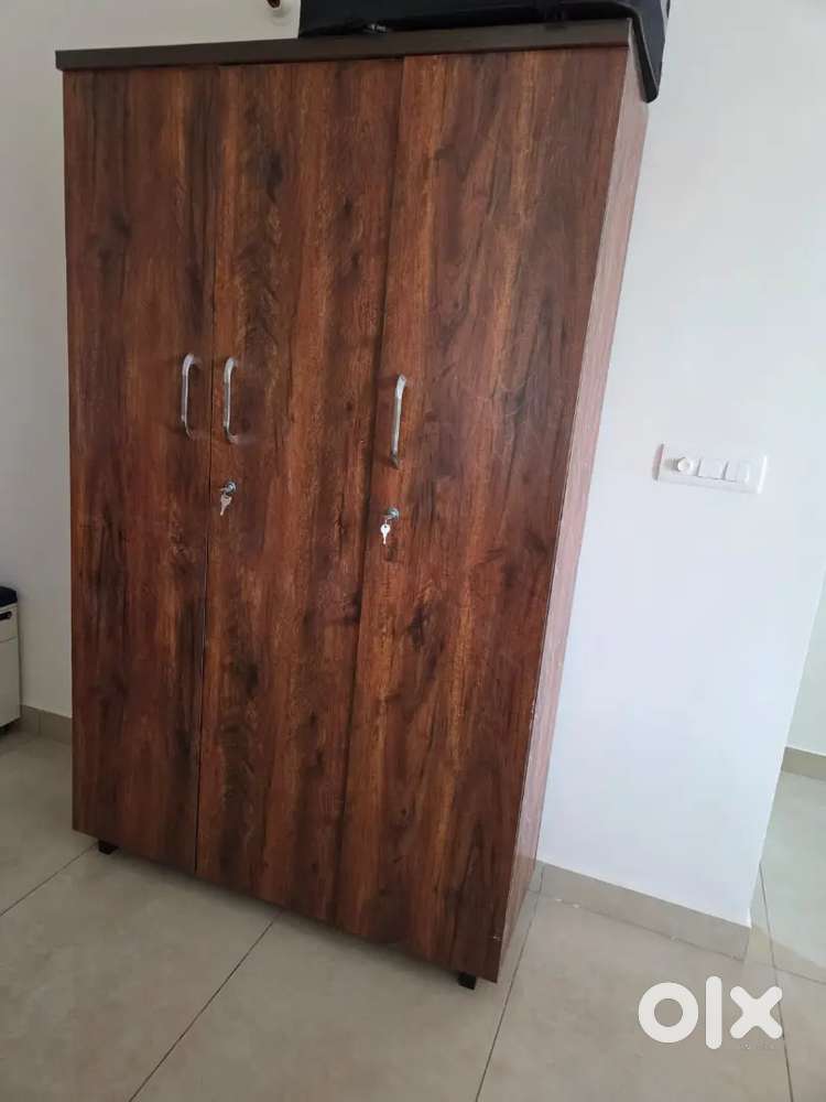 Wood Wardrobe - Buy & Sell Used Furniture in Bengaluru | OLX