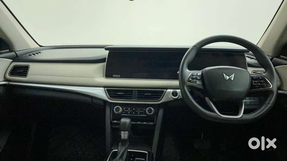 Mahindra Xuv700 2.0 Ax 7 Petrol At Luxury Pack Str, 2024, Petrol