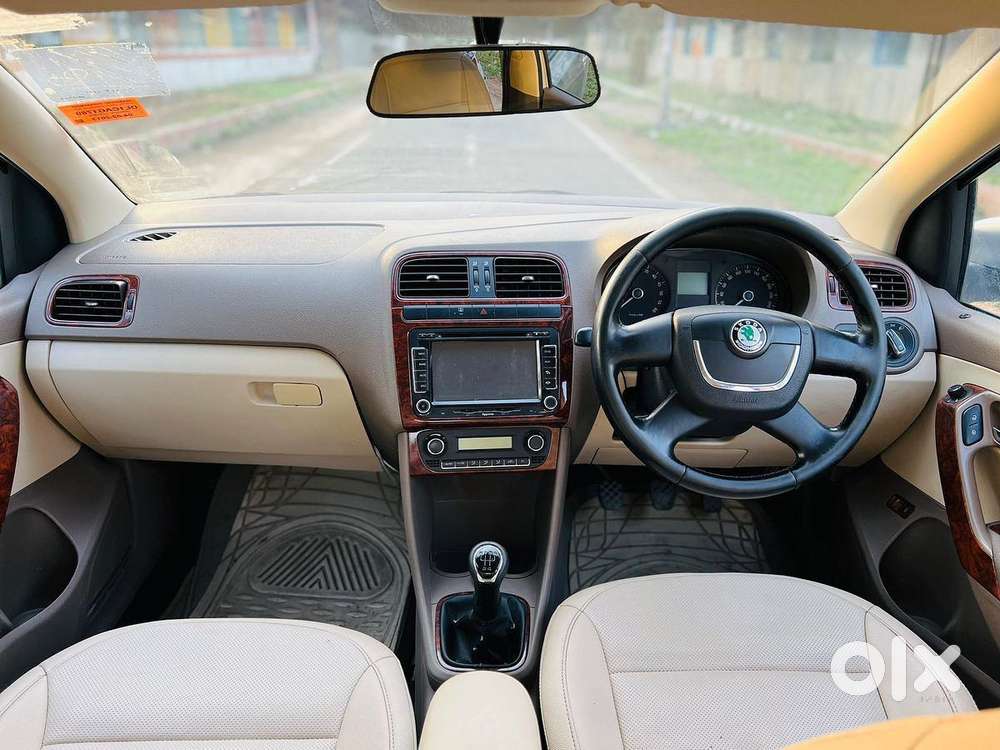 Skoda Rapid 1.6 Mpi Elegance, 2013, Petrol