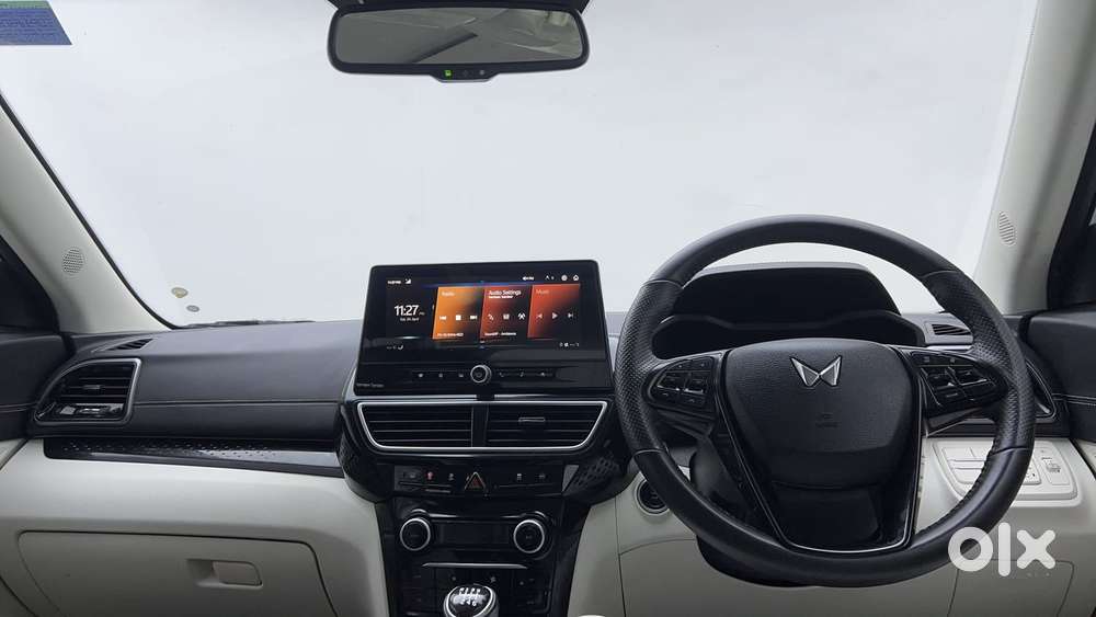 Mahindra Xuv 3xo Ax7l Petrol Mt, 2024, Petrol