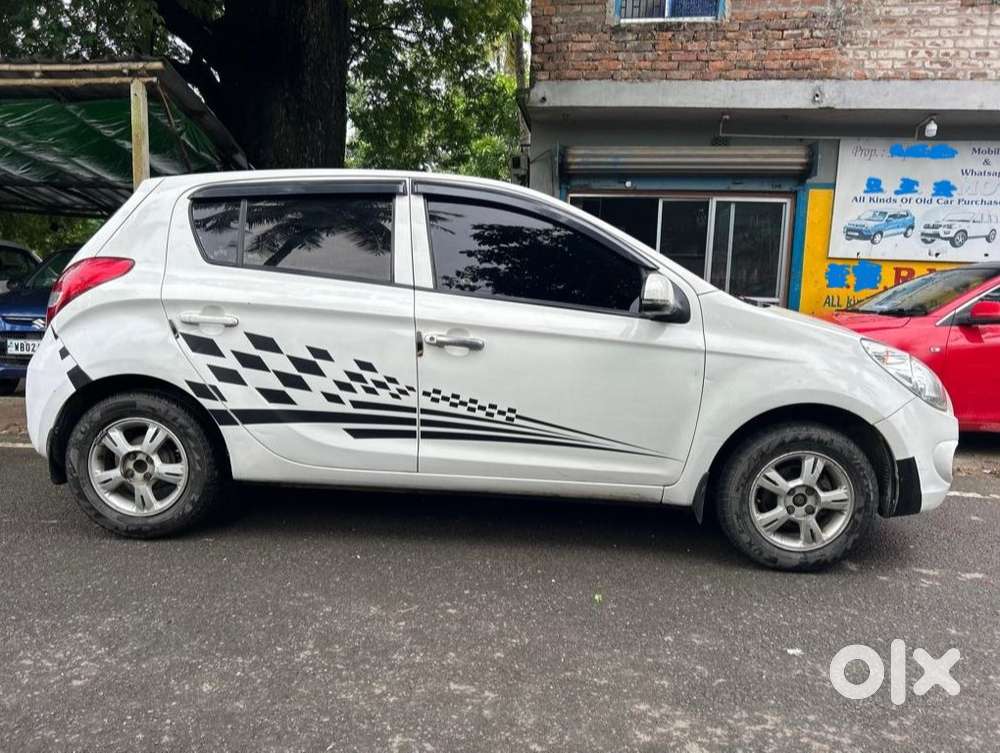Hyundai I20 Sportz At 1.4, 2012, Petrol