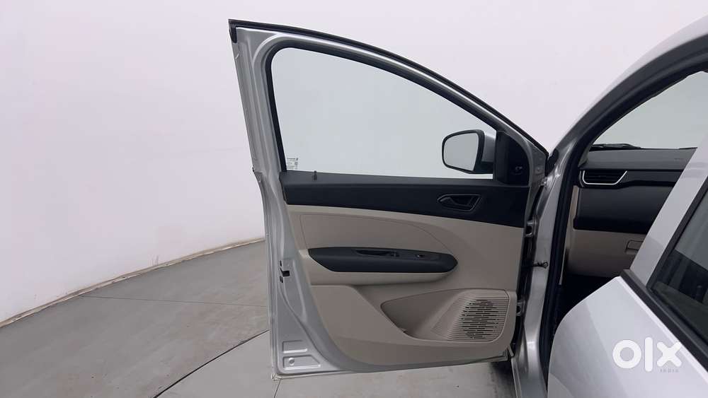 Renault Triber Rxl, 2021, Petrol