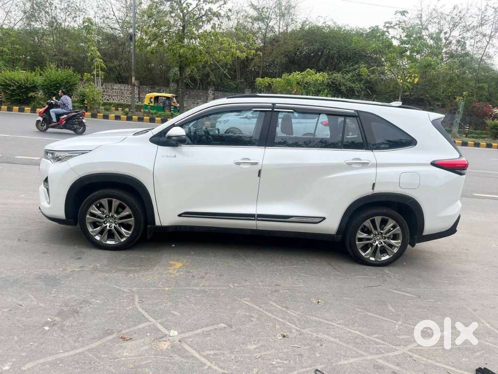 Toyota Innova Hycross 2.0 Zx (o) Hybrid 7 Str, 2024, Electric