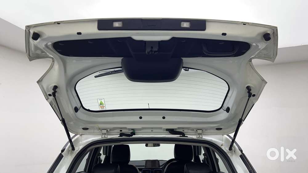 Tata Punch 1.2 Revotron Creative Dual Tone, 2023, Petrol