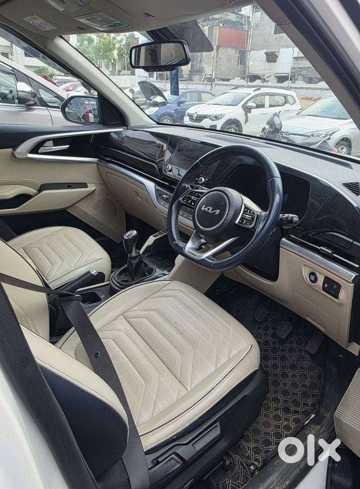 Kia Carens 1.4 Luxury Plus 6 Str, 2022, Petrol