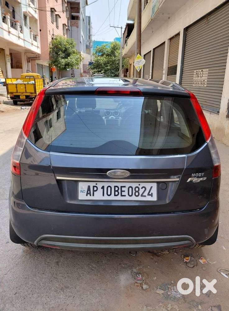Ford Figo Petrol Zxi, 2013, Petrol