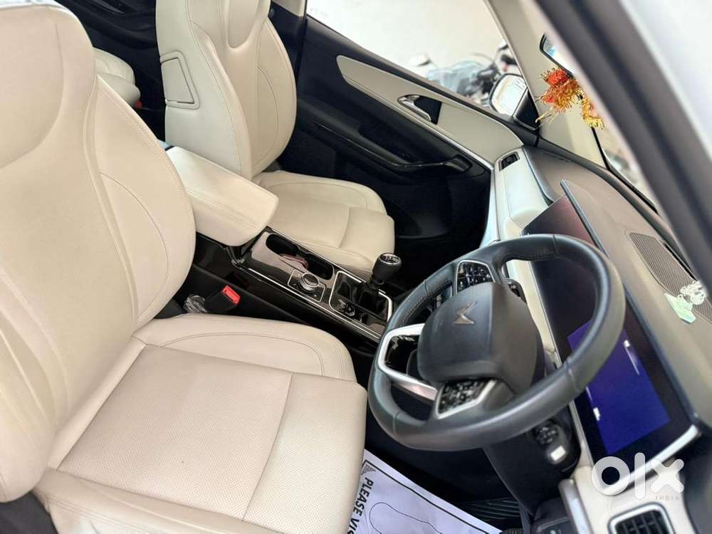 Mahindra Xuv700 2023 Ax 7l Diesel Well Maintained