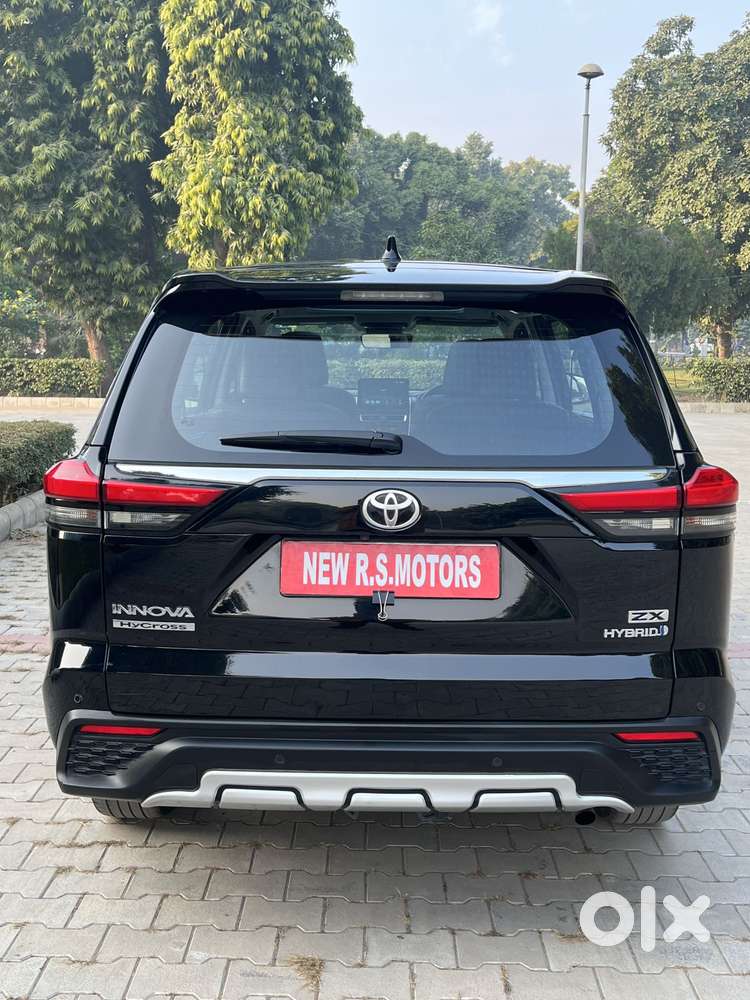 Toyota Innova Hycross 2.0 Zx (o) Hybrid 7 Str, 2023, Electric