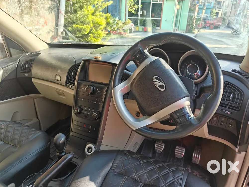 Mahindra Xuv500 Diesel 2015 Variant W10