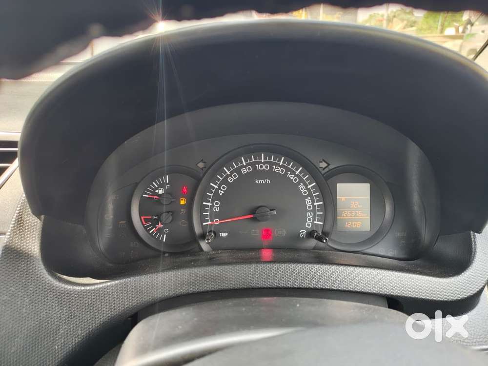 Maruti Suzuki Swift Lxi Option, 2015, Petrol