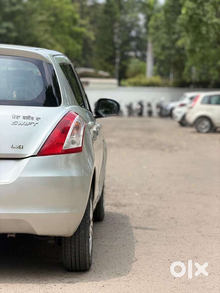 Maruti Suzuki Swift Vxi Optional, 2016, Petrol
