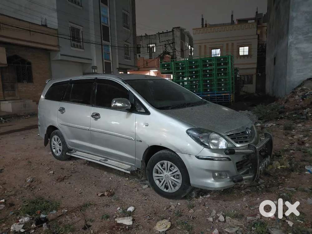 Toyota Innova 8 Seater For Rent With Driver For Family Functions