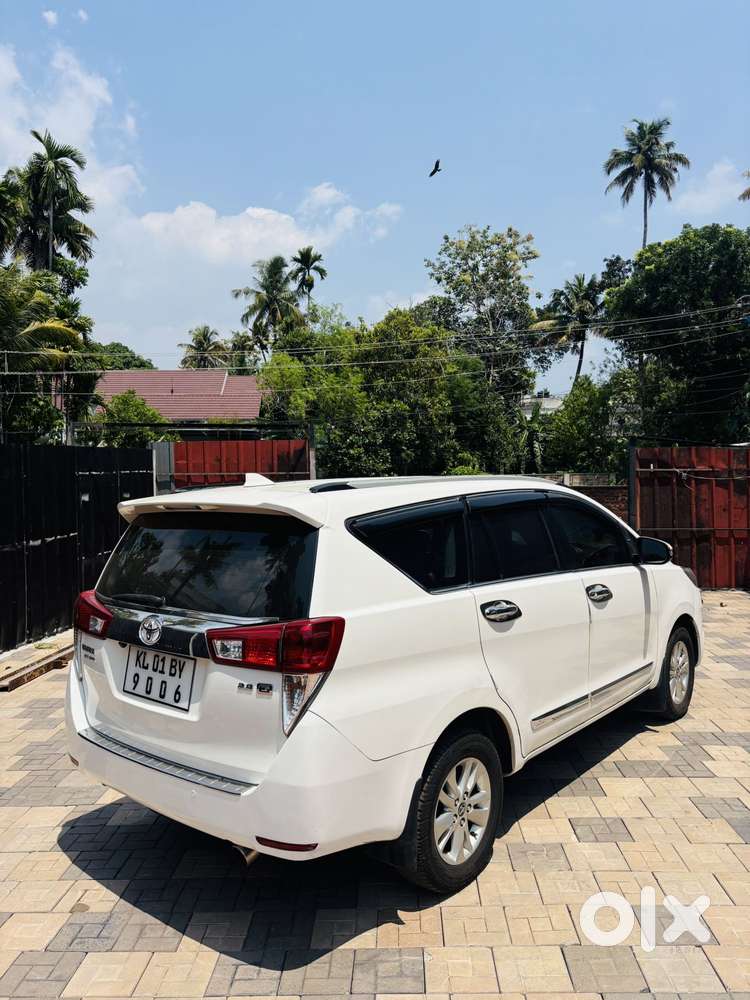 Toyota Innova Crysta 2.8 Gx At 8s, 2016, Diesel