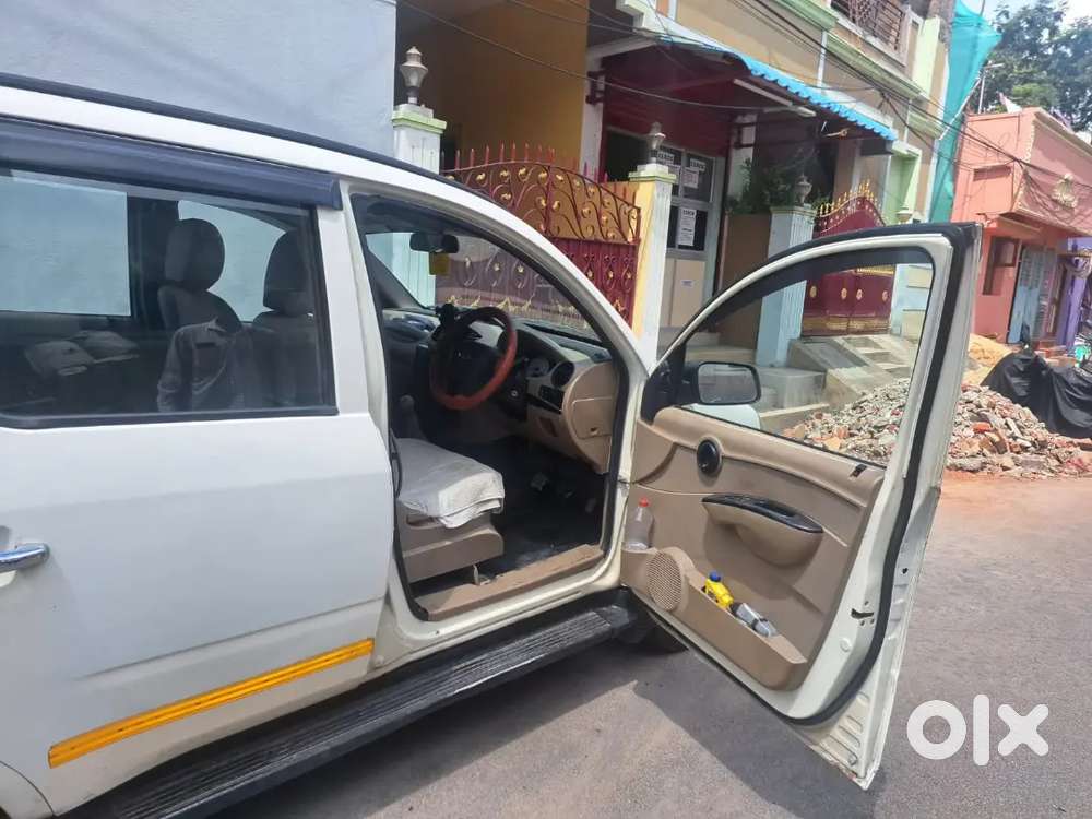 Mahindra Xylo D4