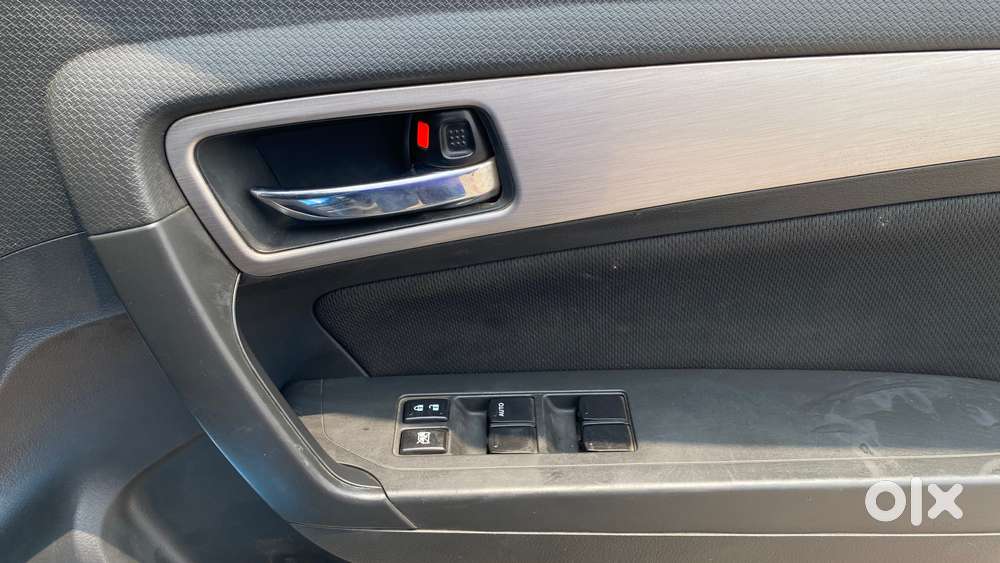 Maruti Suzuki Vitara Brezza Zdi Plus Dual Tone, 2017, Diesel