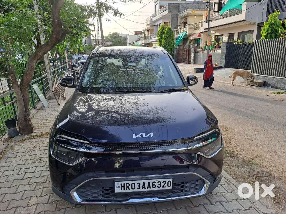 Kia Carens 2022 Petrol Well Maintained
