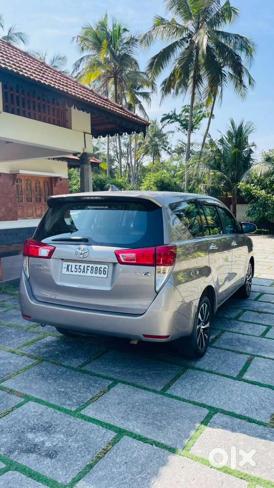 2022 Toyota Innova Crysta