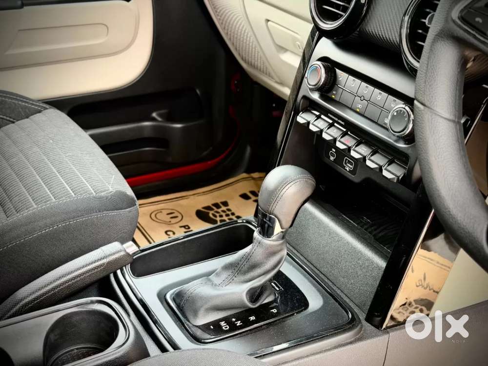 Mahindra Thar Roxx, 2025, Petrol