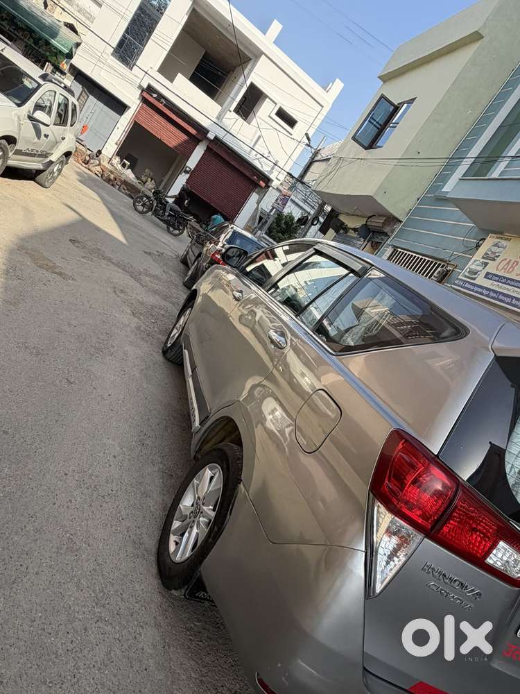 Toyota Innova Crysta 2.4 V 8 Str, 2016, Diesel