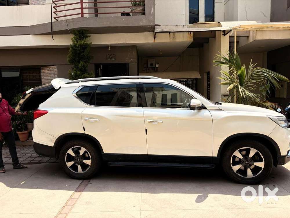 Mahindra Diesel Automatic 2020 Car