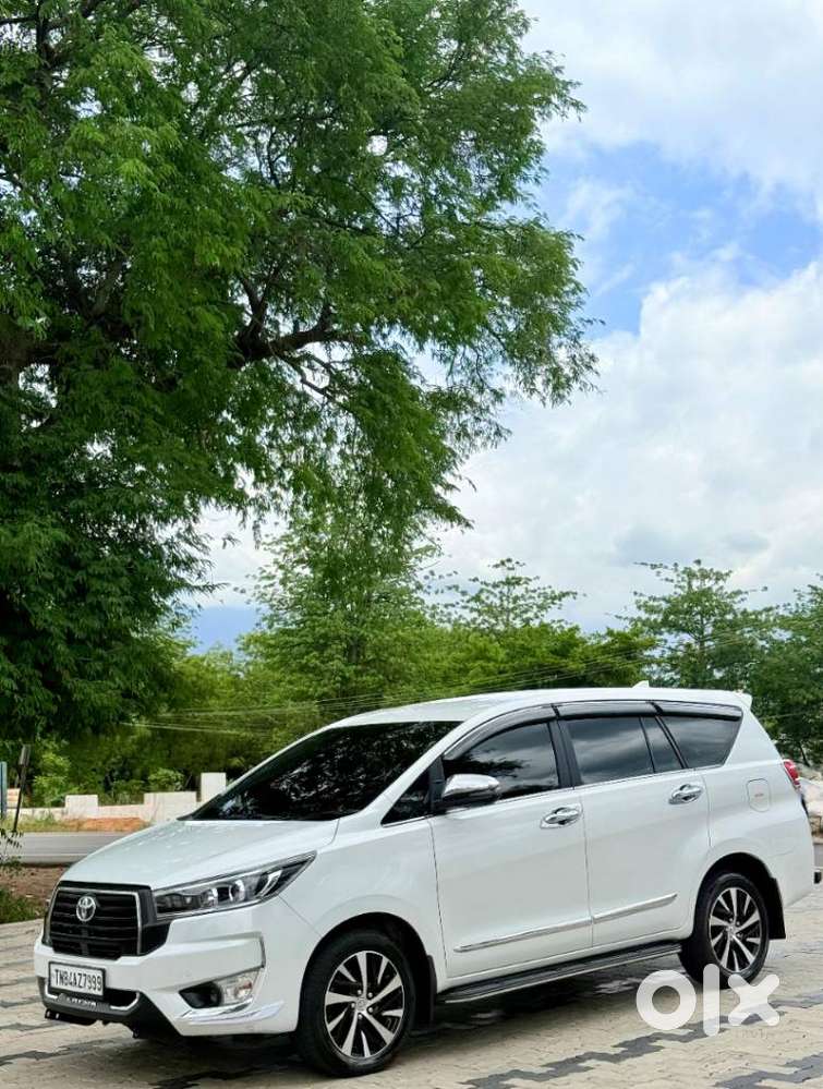 Toyota Innova Crysta [2020-ongoing] 2.4 Gx 7 Str, 2025, Diesel