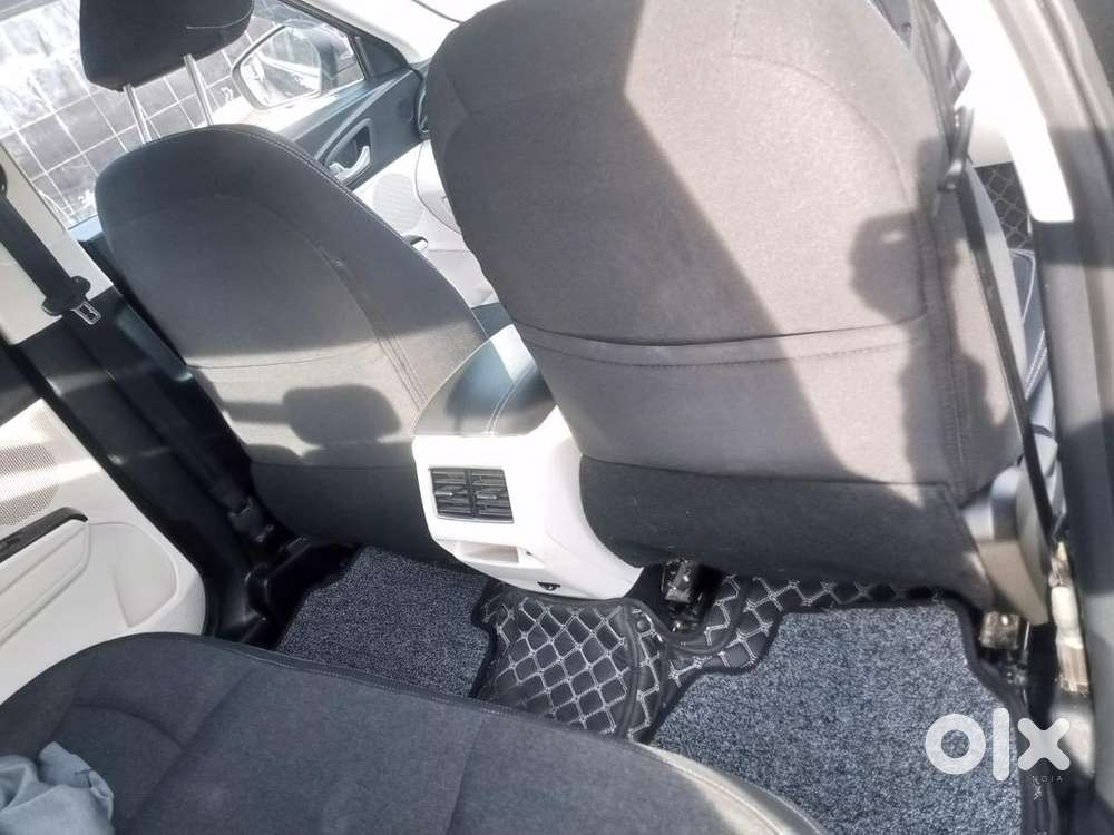 Mahindra Xuv 3xo 2025 Petrol Well Maintained