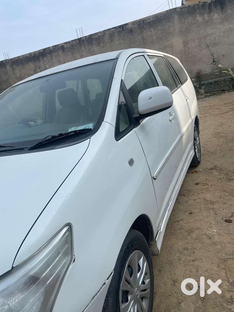 Toyota Innova 2013 Sept.