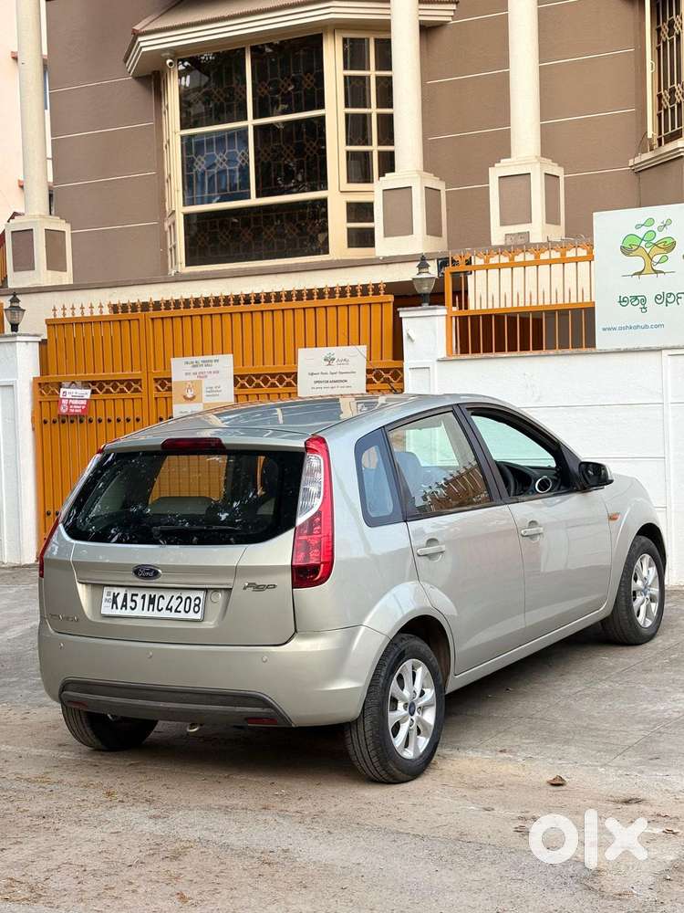 Ford Figo 2010-2012 Petrol Titanium, 2012, Petrol