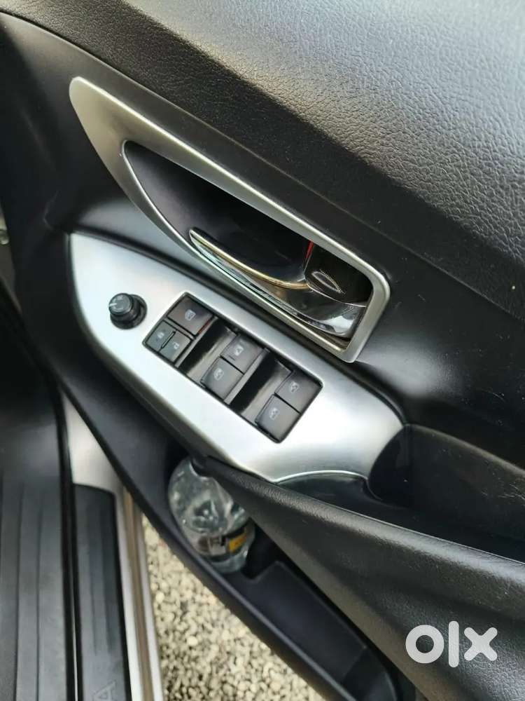 Single Owner Innova Crysta 2017 Gx Showroom Service No Accident