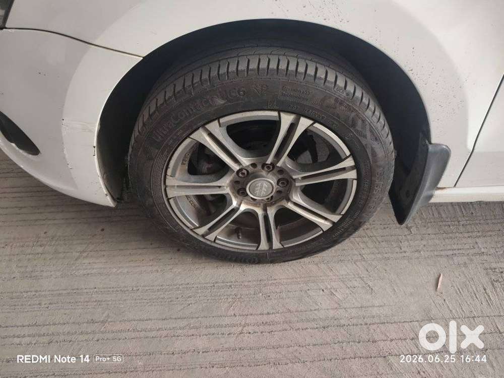 Volkswagen Vento 1.2 Tsi Highline At, 2015, Petrol