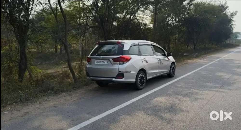 Honda Mobilio 2015  (25km/l) Ka Milage