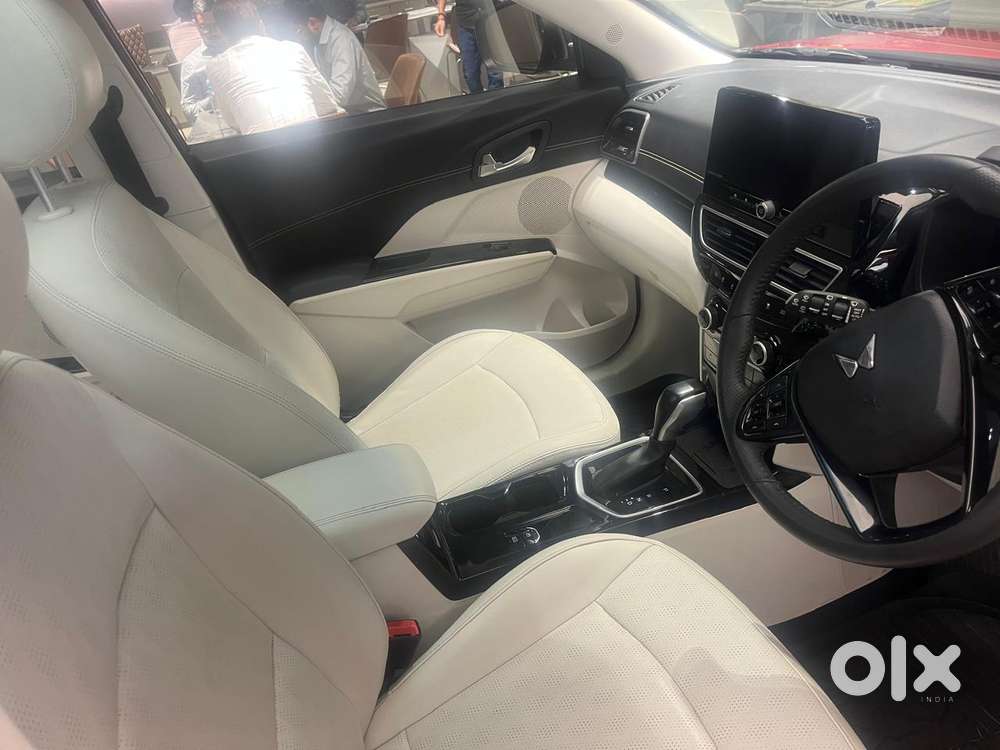 Mahindra Xuv 3xo Ax7l 1.2 Petrol At (pg), 2024, Petrol